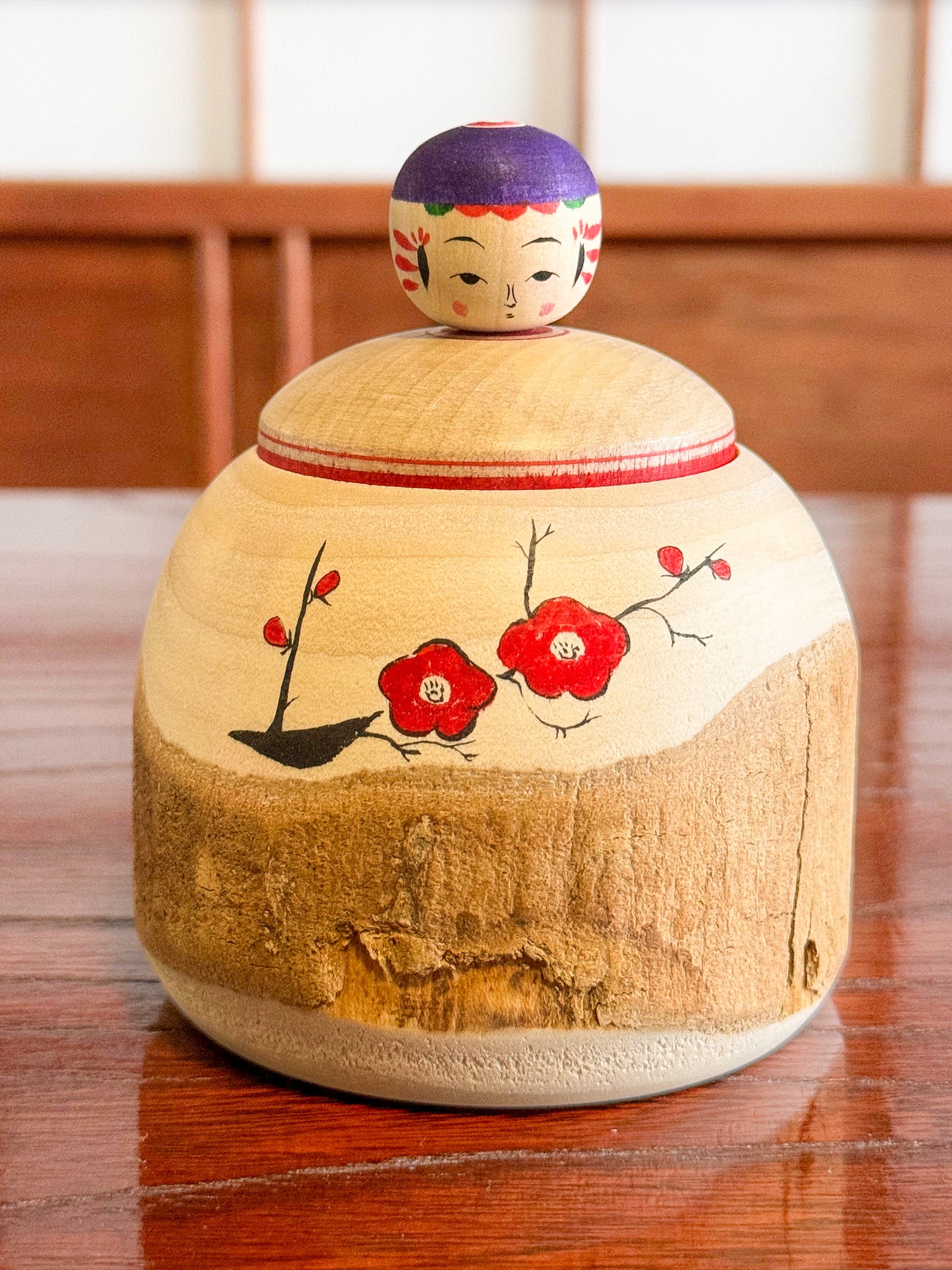 Kokeshi boite fermeee de face branches cerisier