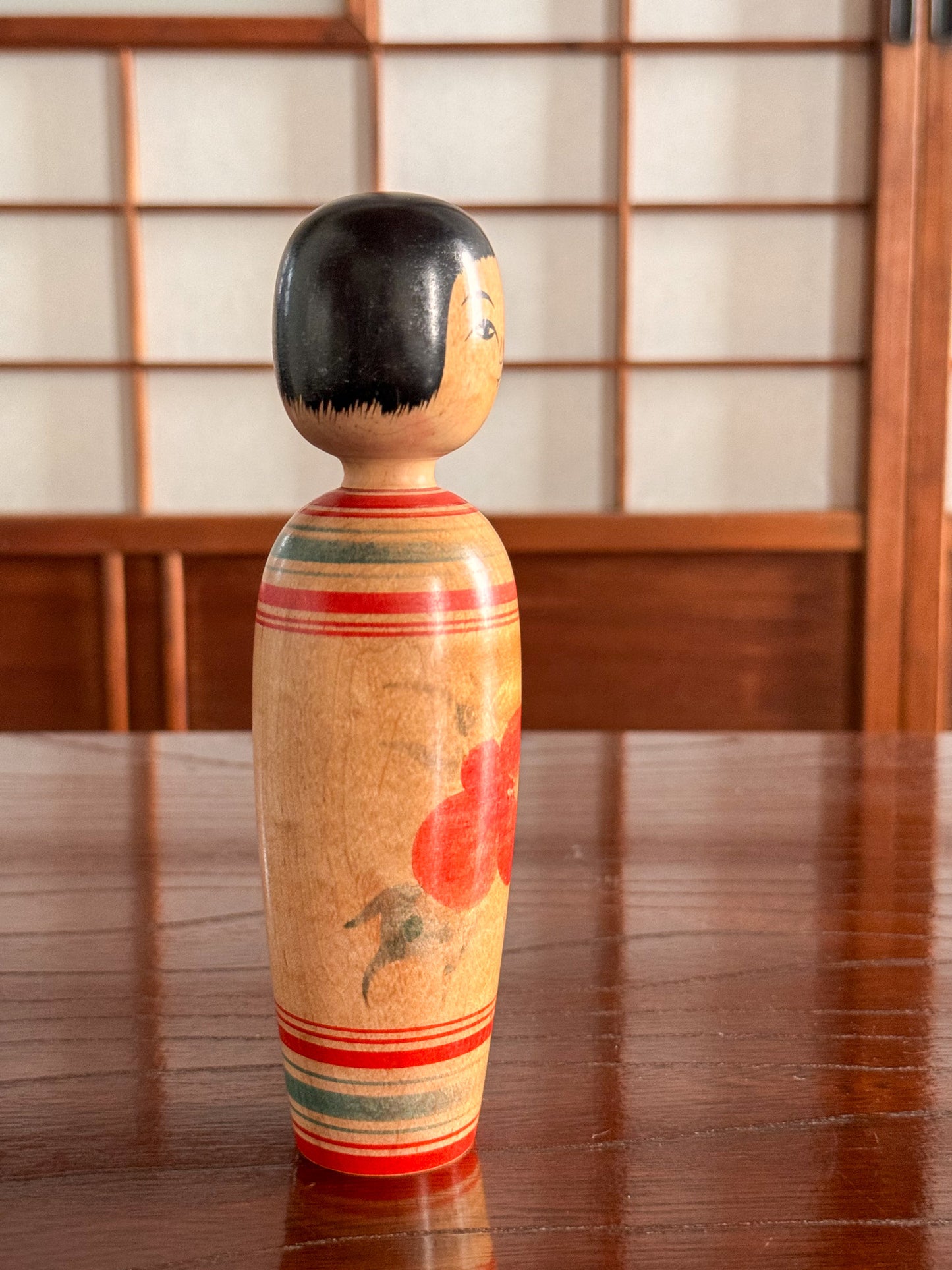 Kokeshi Traditionnelle de Toshiyuki Kojima | Fleur de pivoine