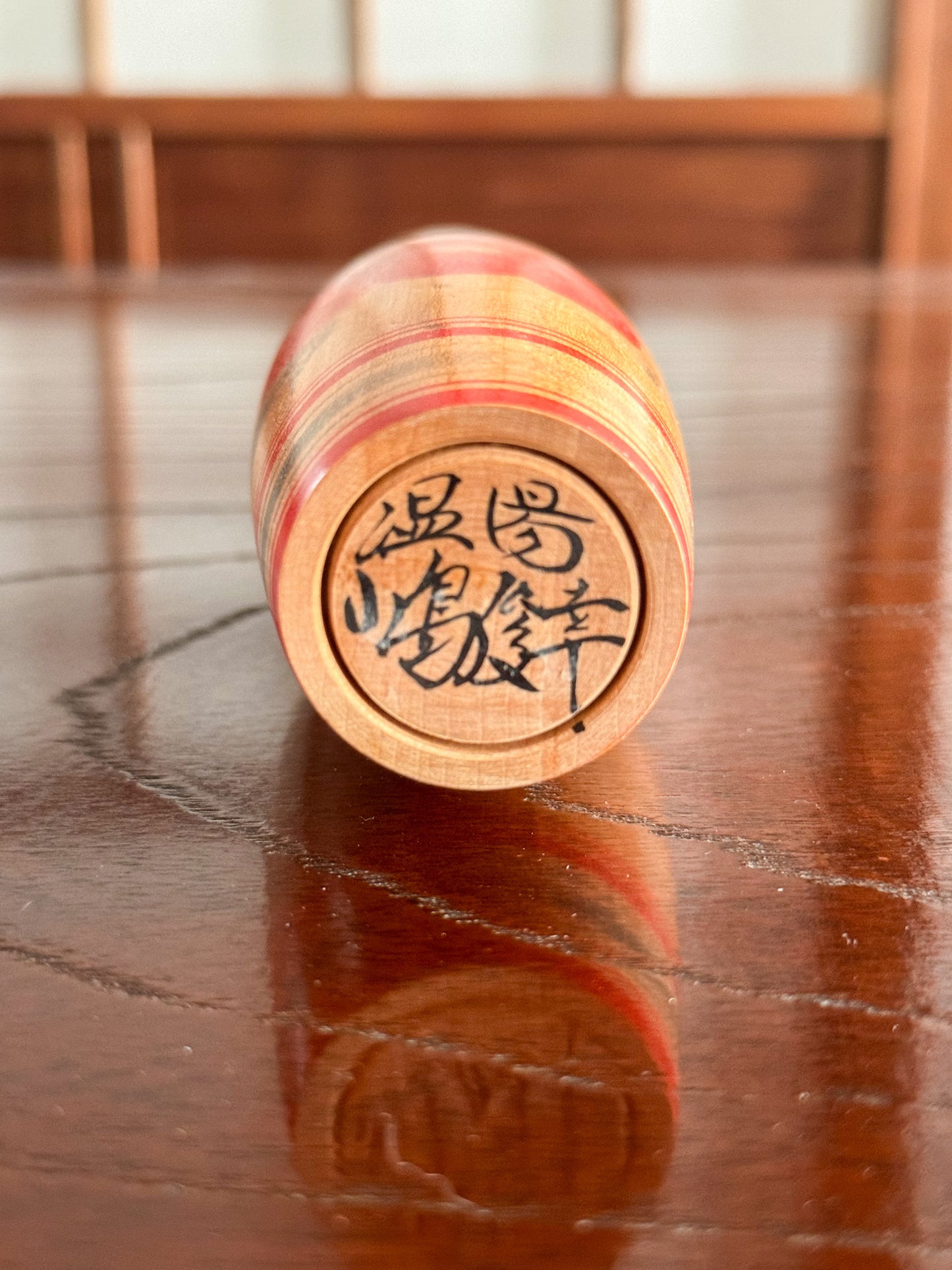 Kokeshi Traditionnelle de Toshiyuki Kojima | Fleur de pivoine