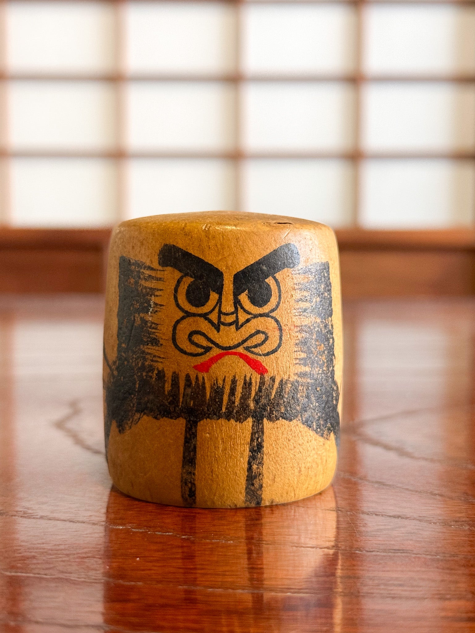 Kokeshi daruma petite noir et rouge