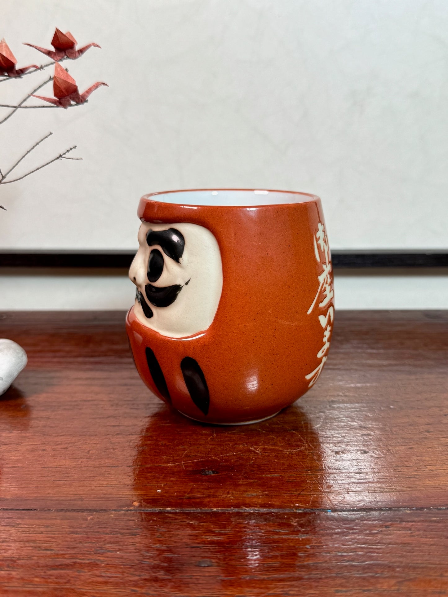 Céramique Japonaise | Tasse Daruma avec calligraphie japonaise