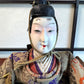 poupée japonaise traditionnelle samourai seigneur, gros plan le visage