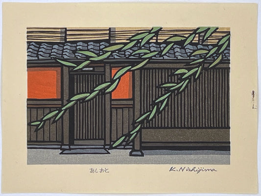 estampe japonaise contemporaine, facade maison traditionnelle en bois avec une branche de feuillage en premier plan
