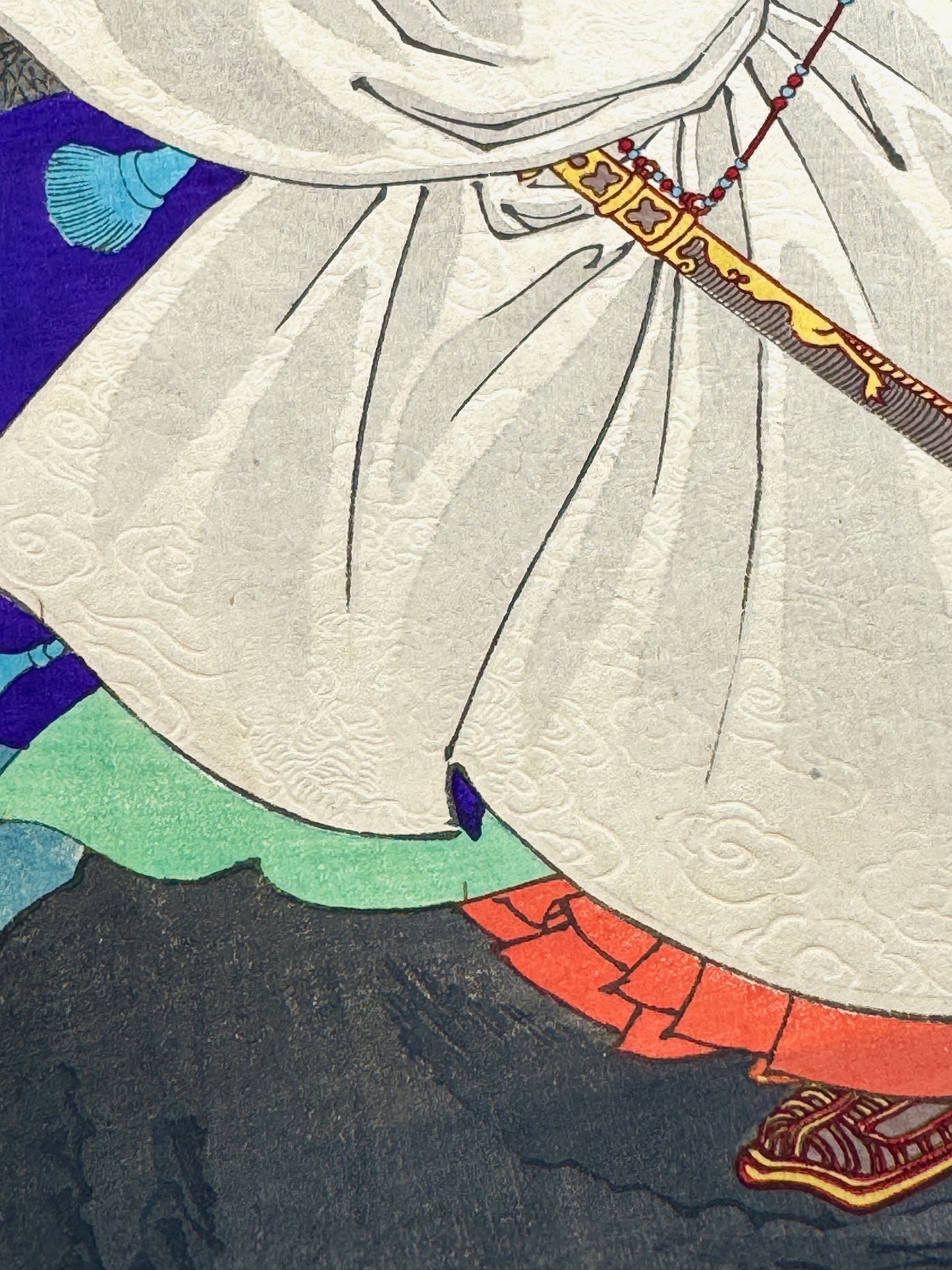 estampe japonaise de yoshitoshi mont jiming, falaise homme gaufrage kimono blanc sabre 