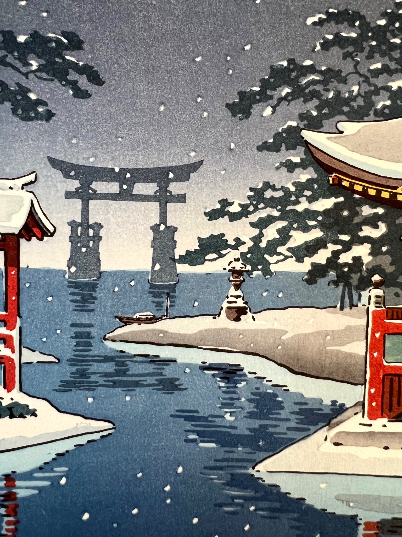 Estampe Japonaise de Koitsu Tsuchiya Miyajima sous la neige, gros plan sur le torii